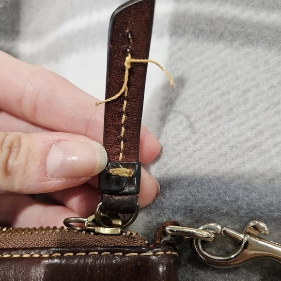 Dooney & Bourke vintage wristlet - Picture 9 of 9